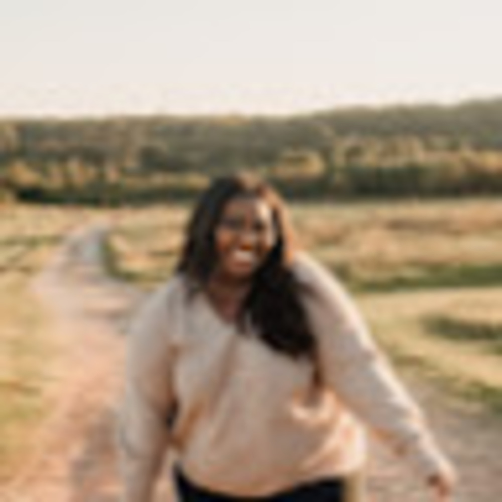 Meet your Posher, Kaitlyn maya